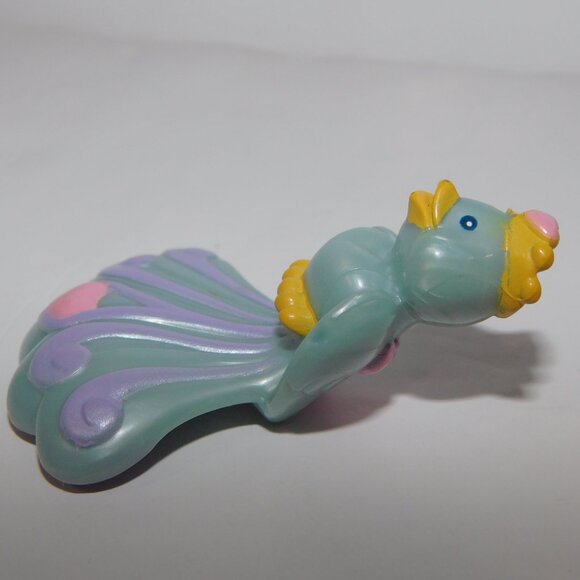 Fisher Price Loving Family Dollhouse Dream Castle 1993 ROYAL PARROT Bird Figure - Picture 2 of 4